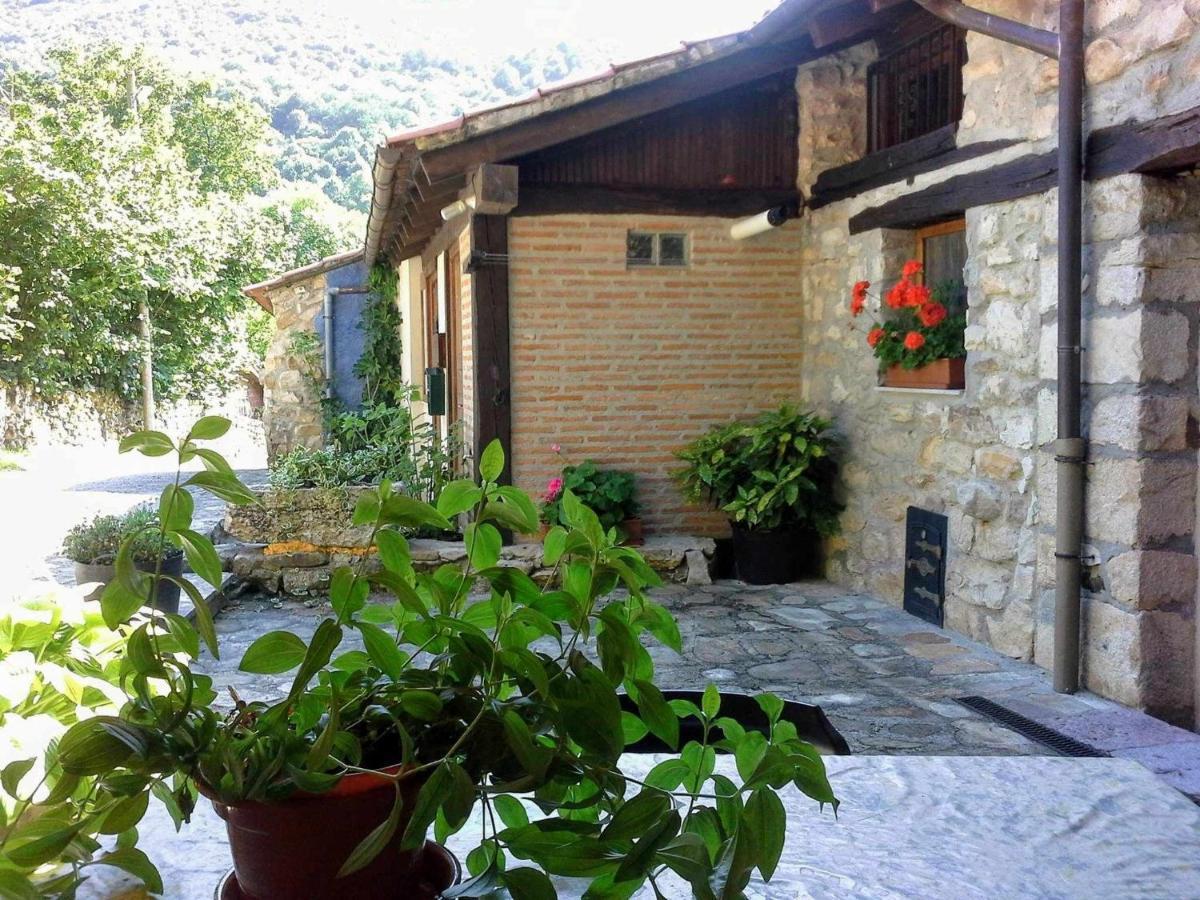Apartamentos Rurales La Tabla Альес Экстерьер фото